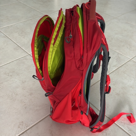 Osprey Radial 26L stand up backpack - Picture 12 of 12